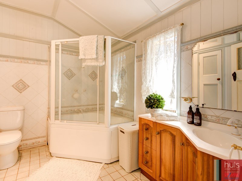 16 Tandoor St, Morningside QLD 4170