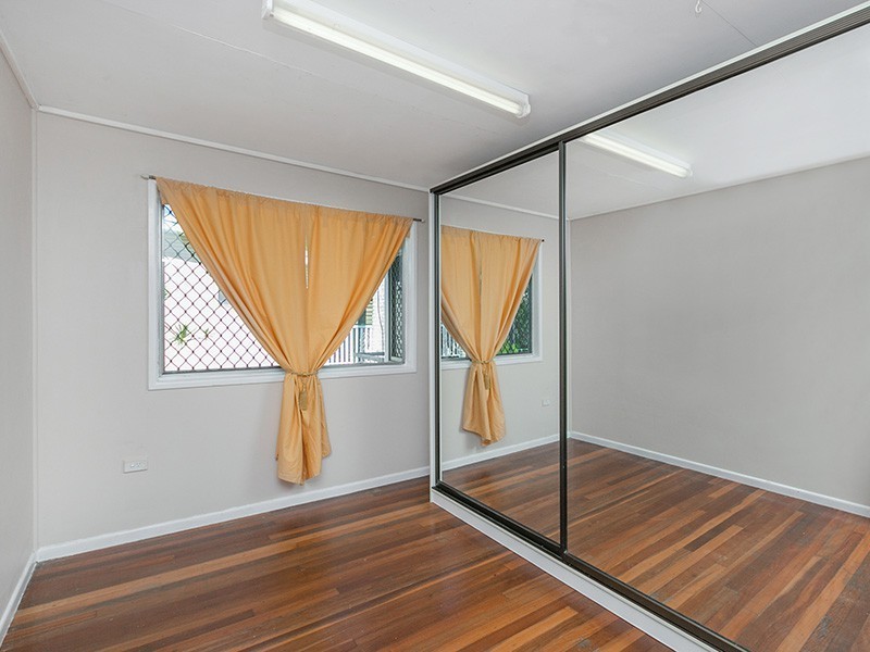 5 Mansfield Street, Strathpine QLD 4500