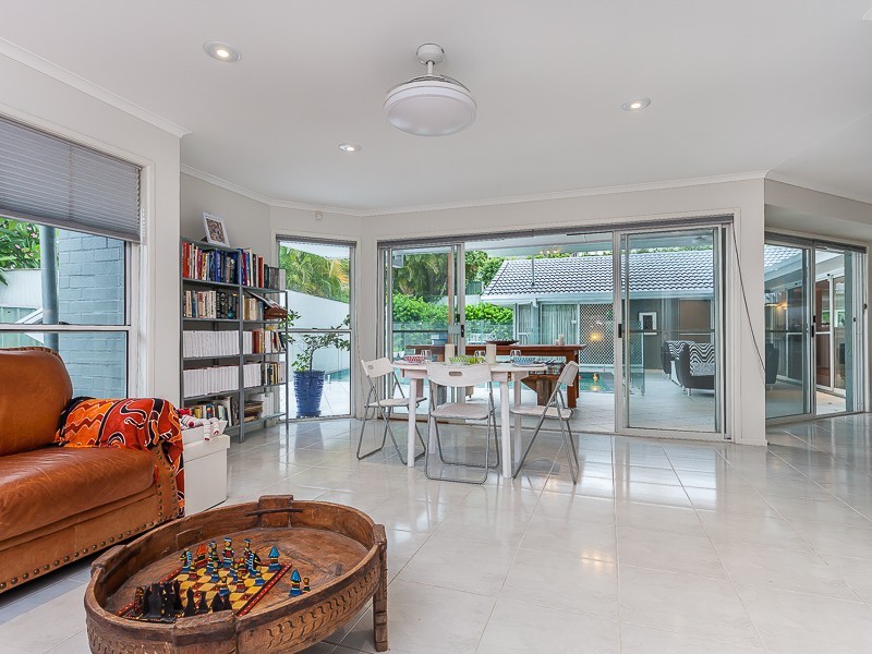 45 Tangmere Street, Chapel Hill QLD 4069