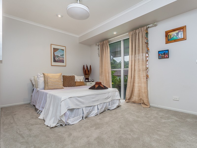 45 Tangmere Street, Chapel Hill QLD 4069