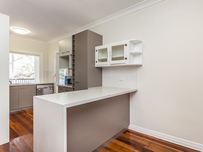 9 Camira Street, St Lucia QLD 4067