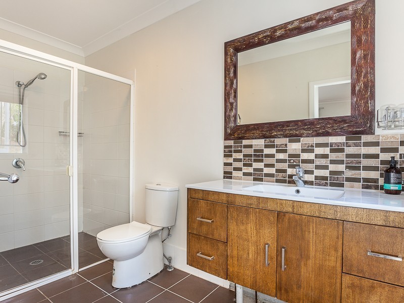 9 Camira Street, St Lucia QLD 4067