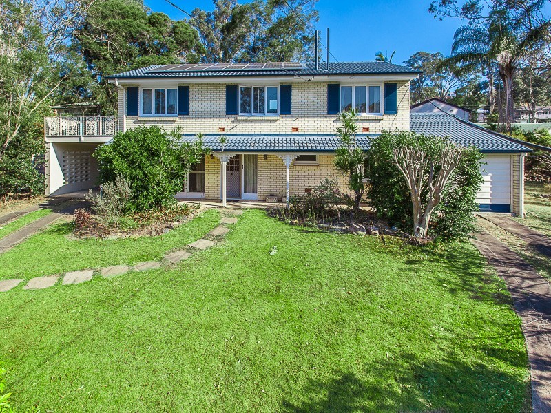 10 Caber Street, Kenmore QLD 4069