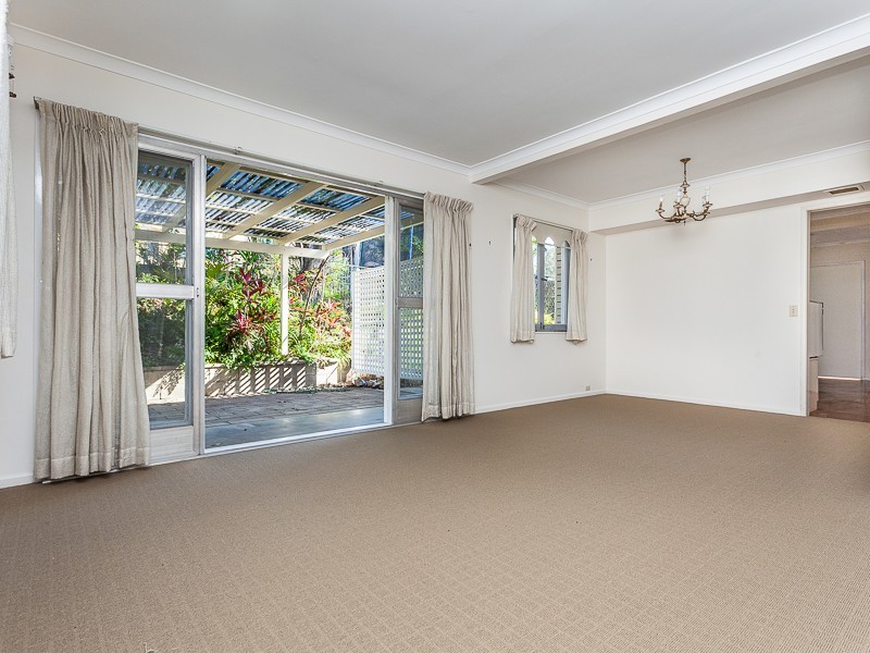 10 Caber Street, Kenmore QLD 4069