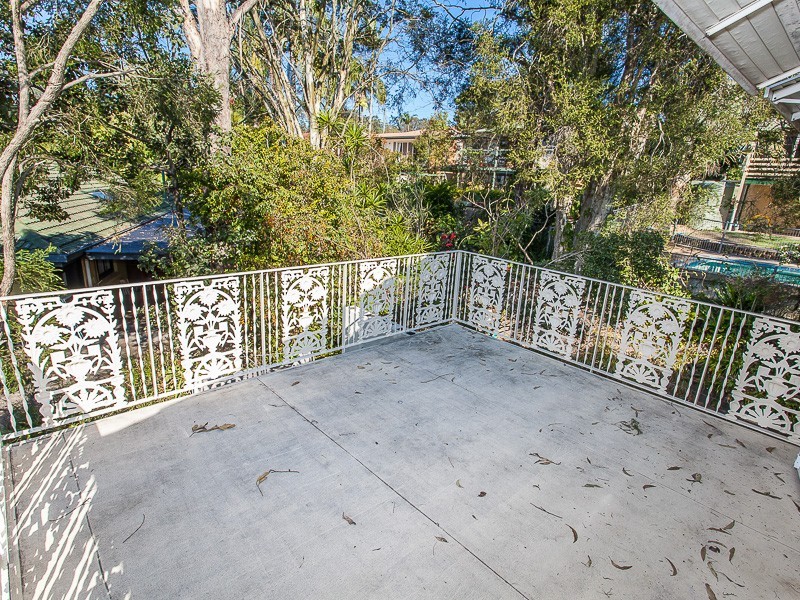 10 Caber Street, Kenmore QLD 4069