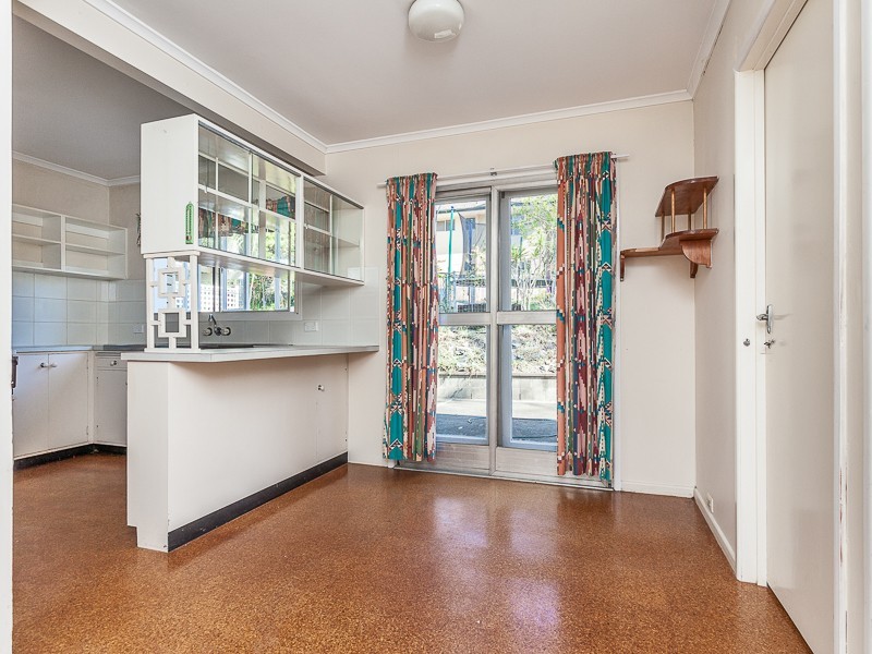 10 Caber Street, Kenmore QLD 4069