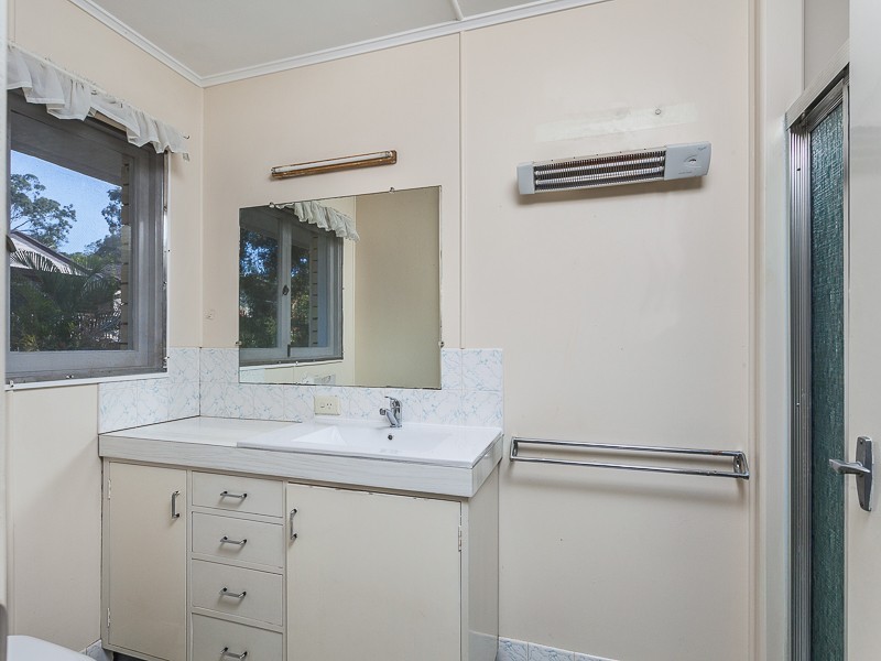10 Caber Street, Kenmore QLD 4069