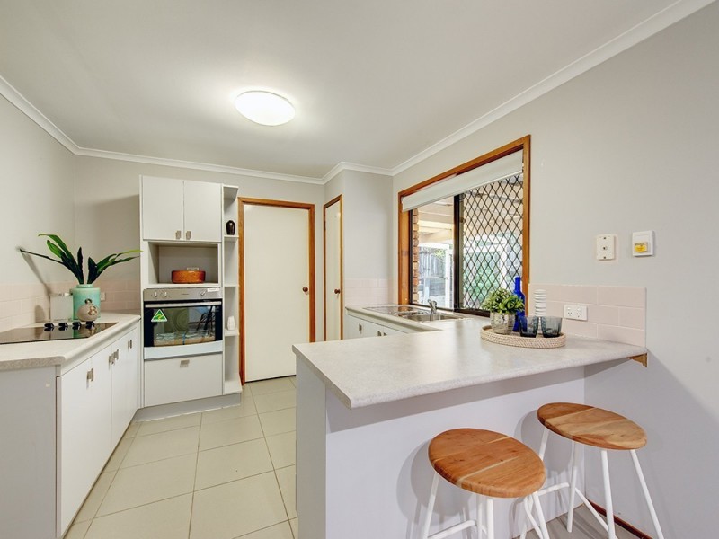 6 Pallert Street, Middle Park QLD 4074