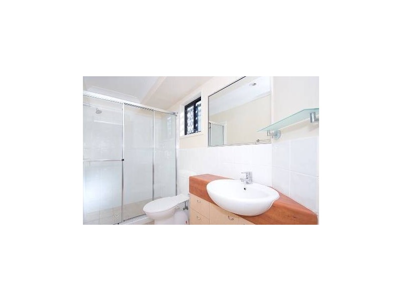3/56 Central Avenue, Indooroopilly QLD 4068