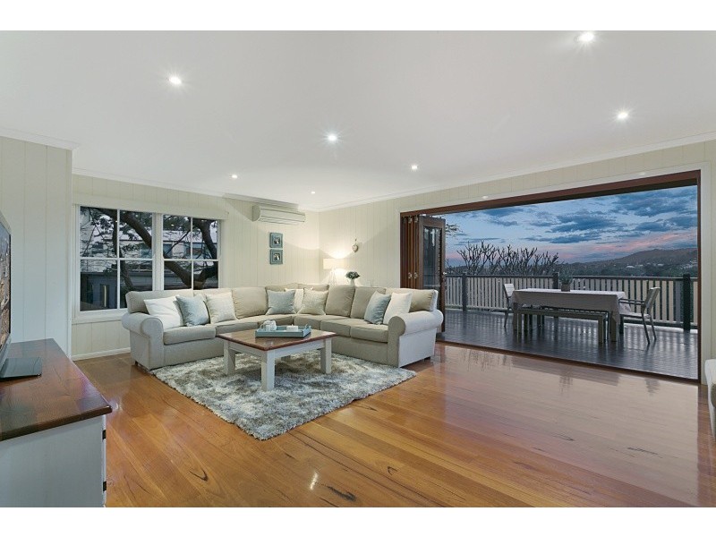 38 Macgregor Tce, Bardon QLD 4065