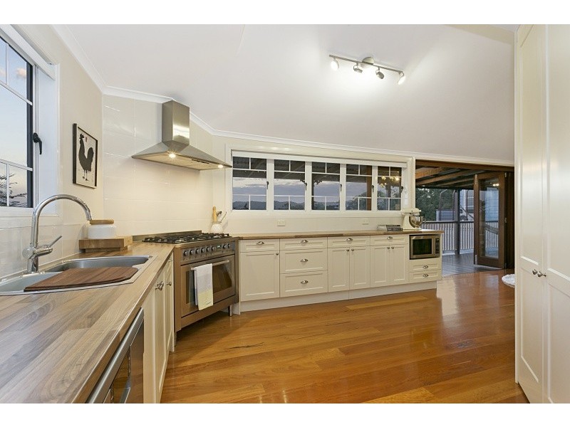 38 Macgregor Tce, Bardon QLD 4065