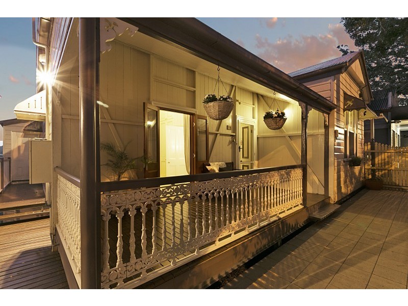 38 Macgregor Tce, Bardon QLD 4065