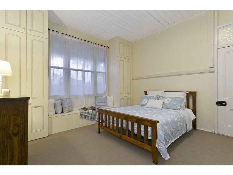 38 Macgregor Tce, Bardon QLD 4065