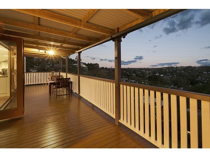 38 Macgregor Tce, Bardon QLD 4065