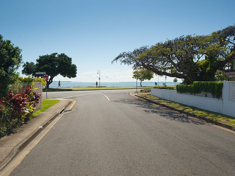 9 Grattan Tce, Wynnum QLD 4178