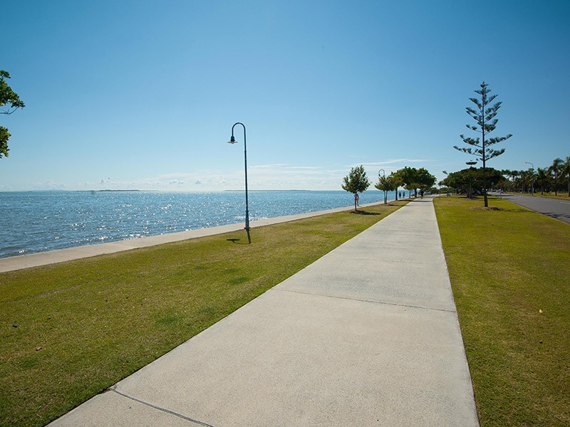 9 Grattan Tce, Wynnum QLD 4178