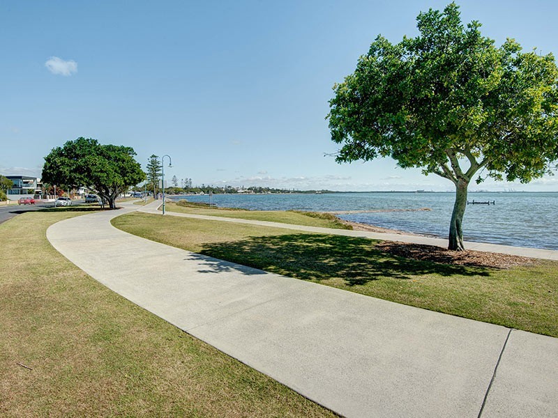 9 Grattan Tce, Wynnum QLD 4178