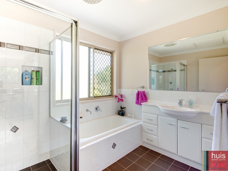 4/6 Wattle St, Victoria Point QLD 4165