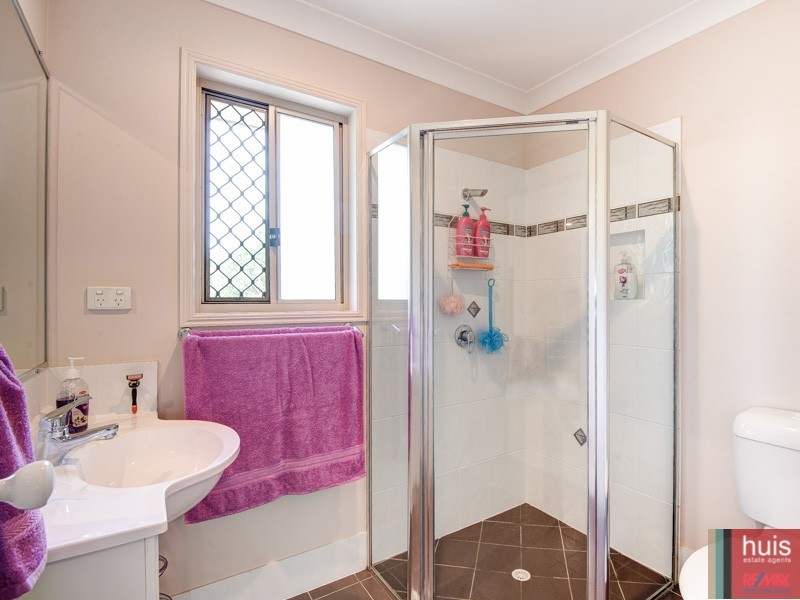 4/6 Wattle St, Victoria Point QLD 4165