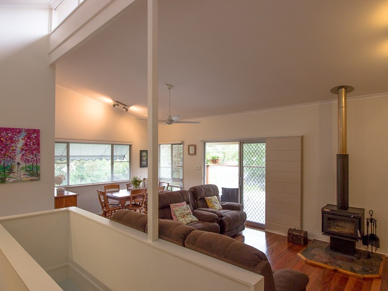 1 Chantilly Street, Chapel Hill QLD 4069