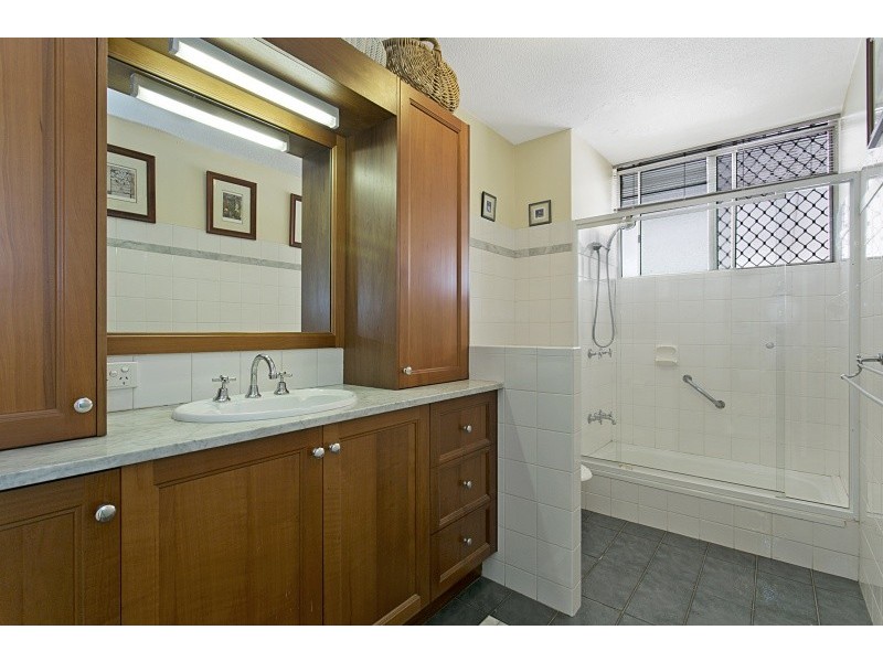 1/104 Station Road, Indooroopilly QLD 4068