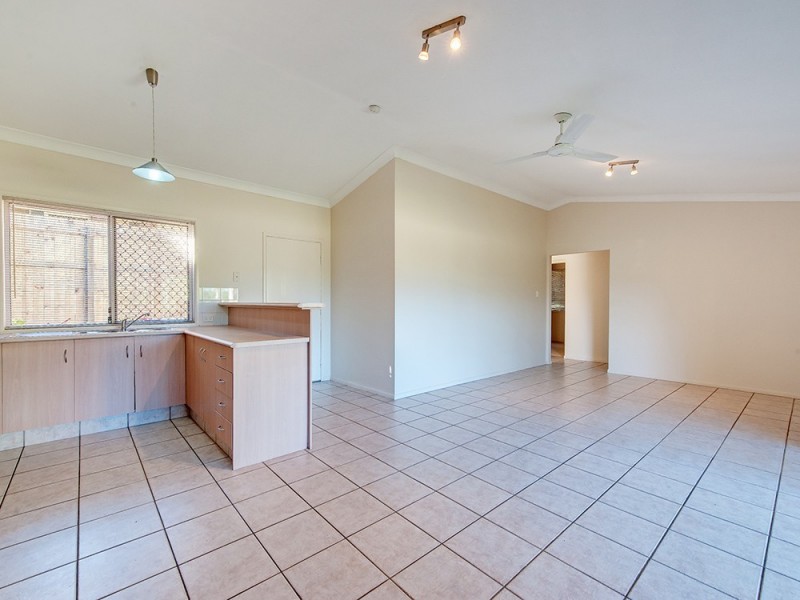 12 Wentworth Cl, Forest Lake QLD 4078