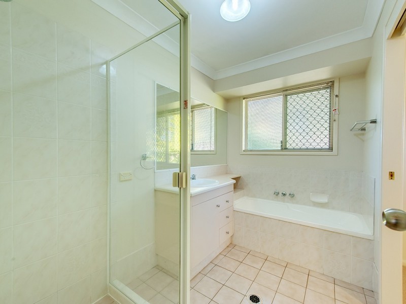 12 Wentworth Cl, Forest Lake QLD 4078