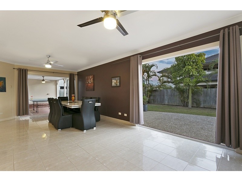 7 Barcoo Crescent, Sinnamon Park QLD 4073