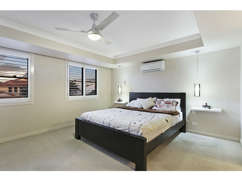 7 Barcoo Crescent, Sinnamon Park QLD 4073