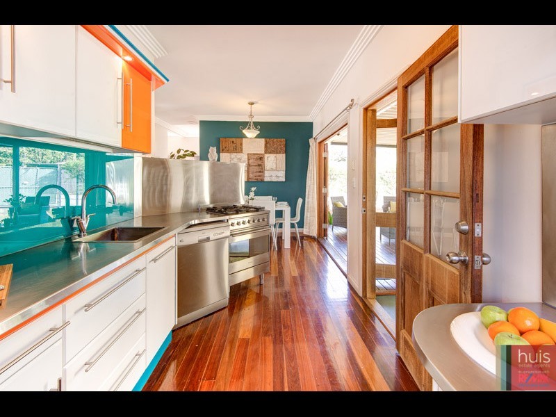 26 Jellicoe St, Manly West QLD 4179