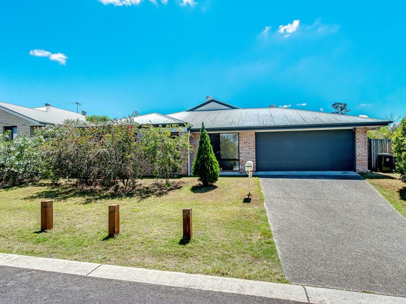 16 Highland Place, Forest Lake QLD 4078