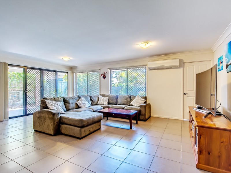 16 Highland Place, Forest Lake QLD 4078