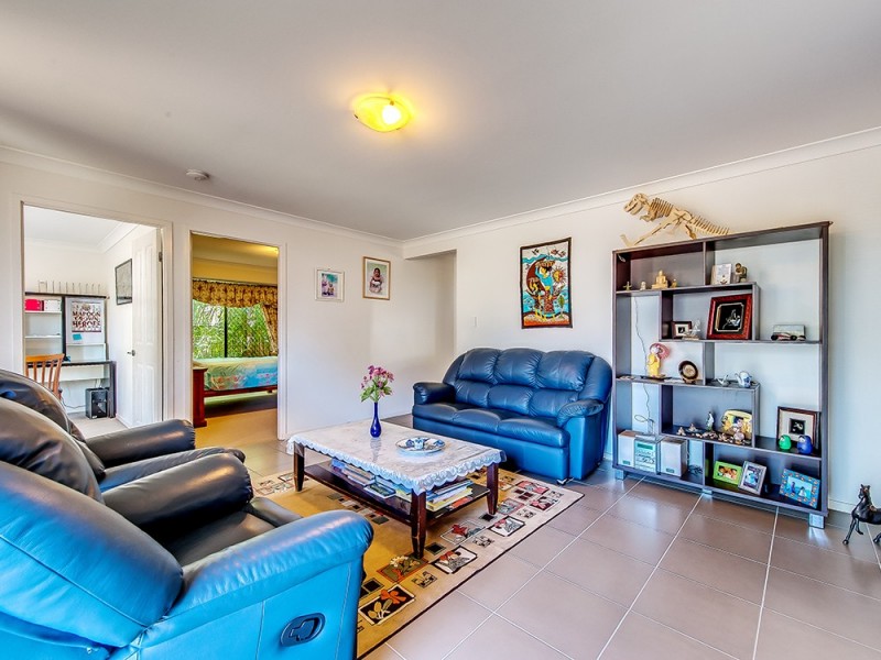 16 Highland Place, Forest Lake QLD 4078