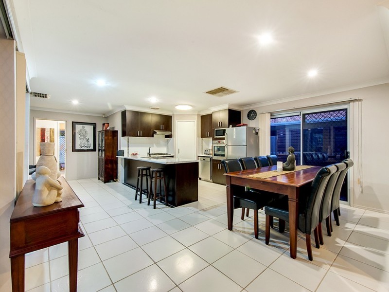 39 Clarendon Circuit, Forest Lake QLD 4078
