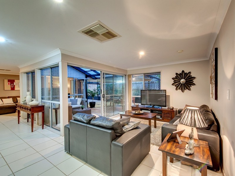 39 Clarendon Circuit, Forest Lake QLD 4078