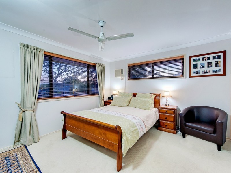 1 Hollyberry Street, Eight Mile Plains QLD 4113