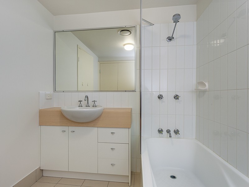 4/36 Holland Street, Toowong QLD 4066