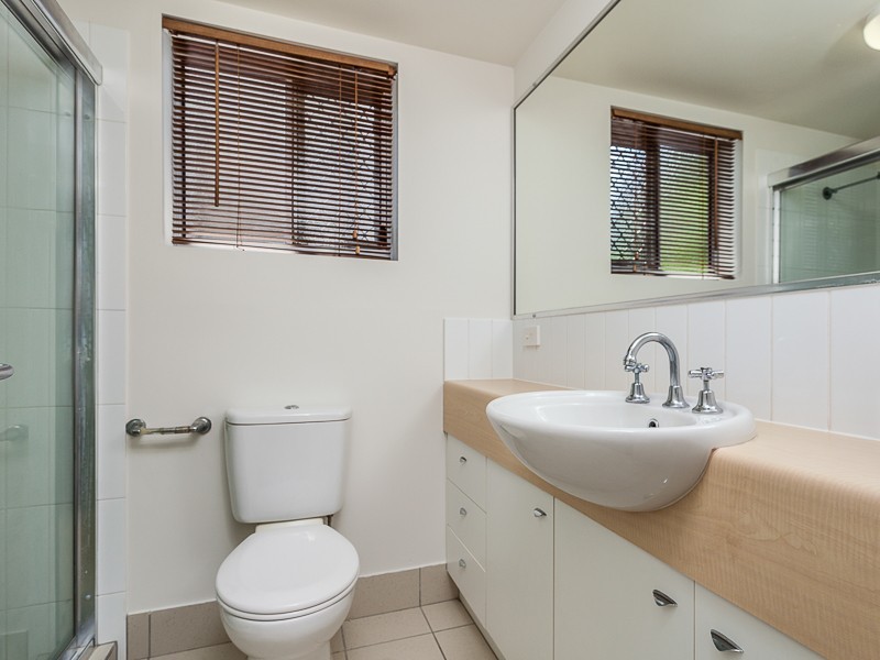 4/36 Holland Street, Toowong QLD 4066