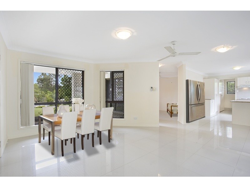 15 Sandalwood Street, Sinnamon Park QLD 4073