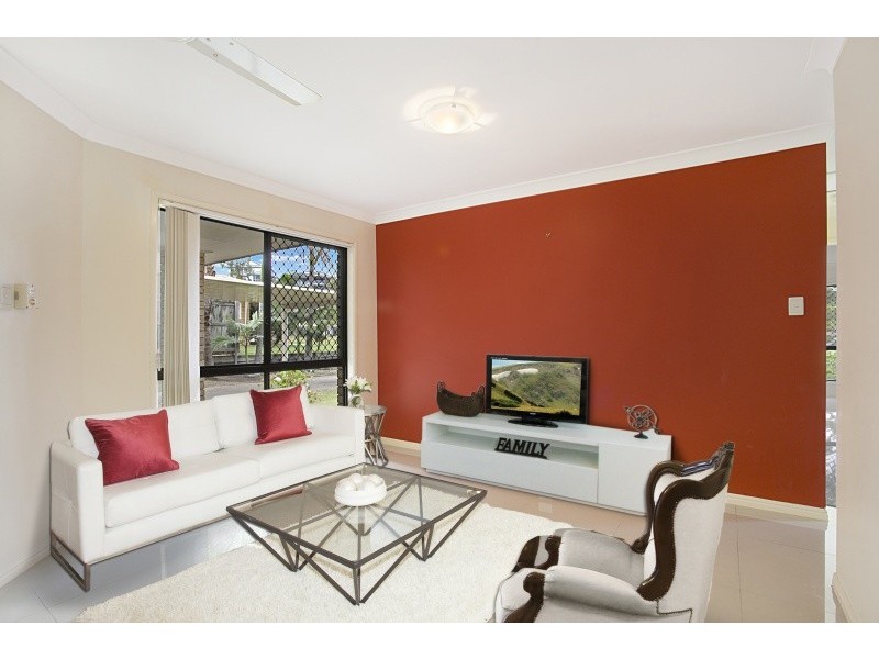 15 Sandalwood Street, Sinnamon Park QLD 4073