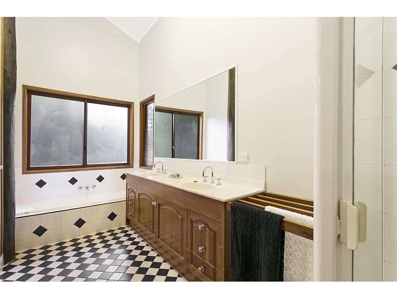 19 Shannan place, Kenmore Hills QLD 4069
