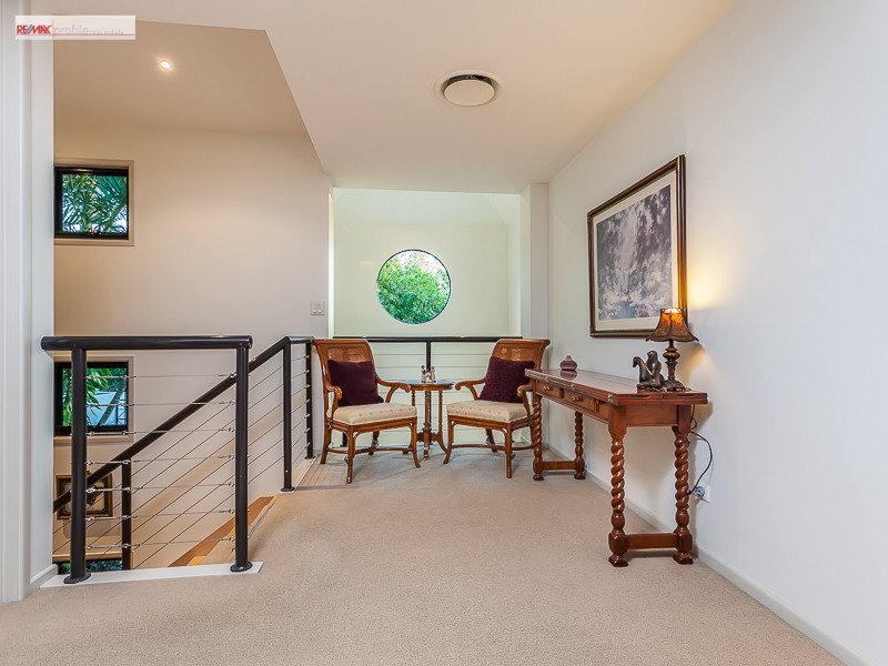 19 Samuel Place, Sinnamon Park QLD 4073