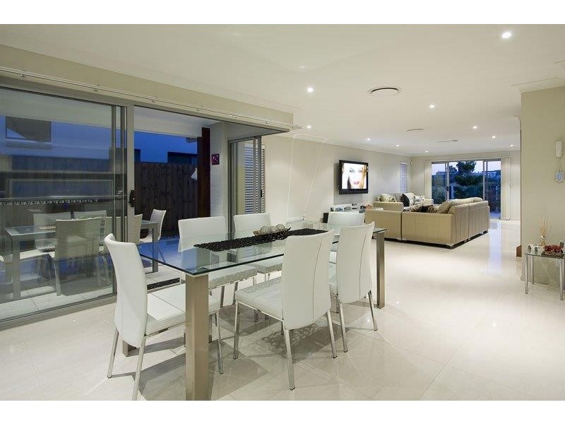 57 Sinnamon Road, Sinnamon Park QLD 4073