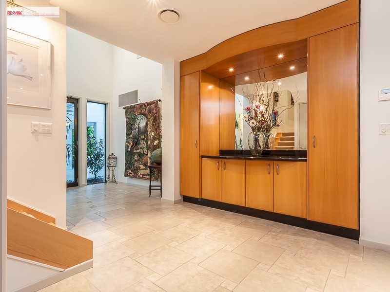 19 Samuel Place, Sinnamon Park QLD 4073