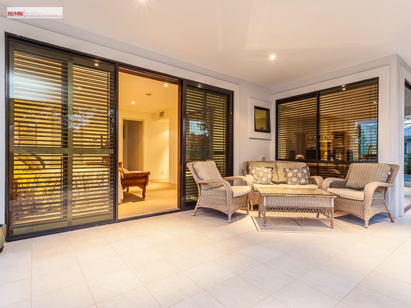 19 Samuel Place, Sinnamon Park QLD 4073