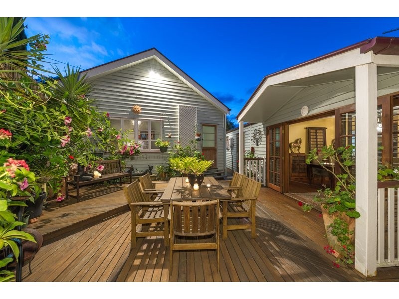 14 Arinya Road, Ashgrove QLD 4060