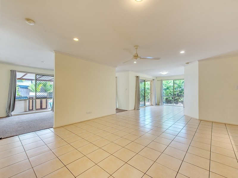 10 Jubilee Ave, Forest Lake QLD 4078