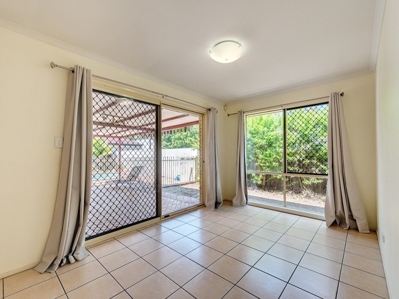 10 Jubilee Ave, Forest Lake QLD 4078