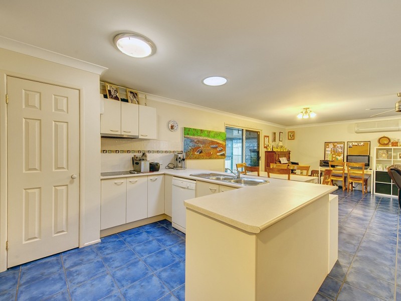 17 Ashton Way, Forest Lake QLD 4078
