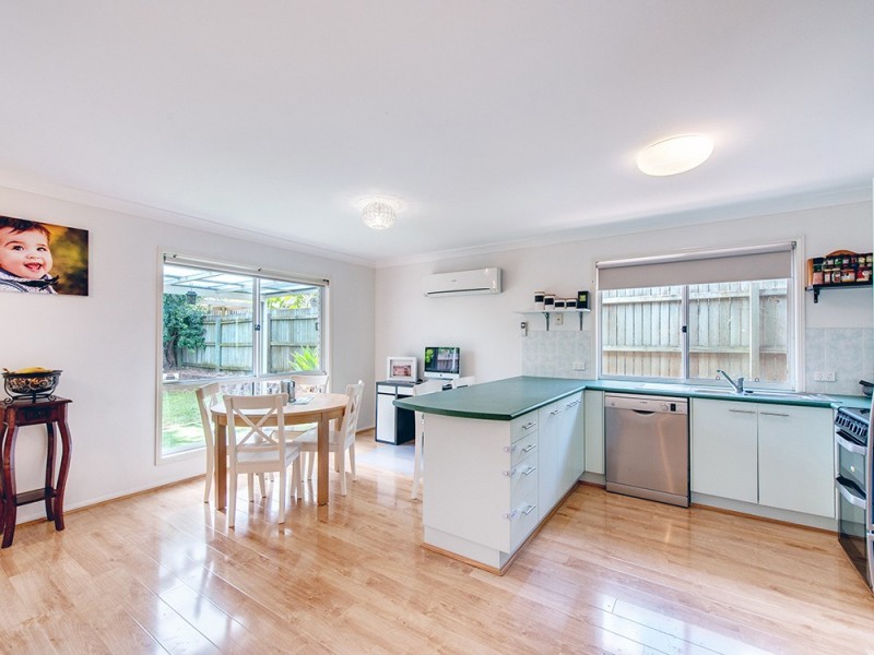 19 Dampier Cr, Forest Lake QLD 4078